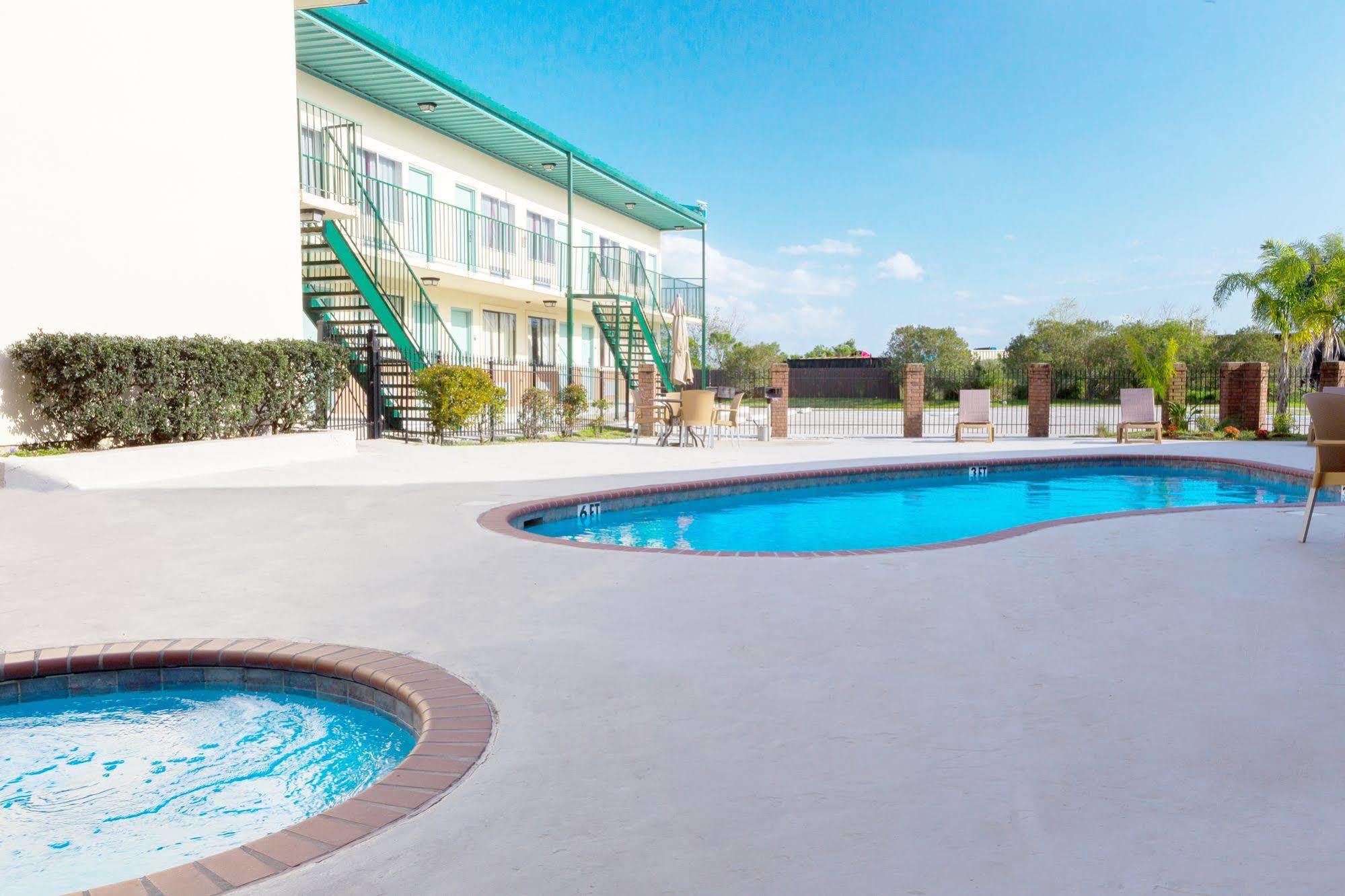 Marina Inn & Suites Chalmette-New Orleans מראה חיצוני תמונה
